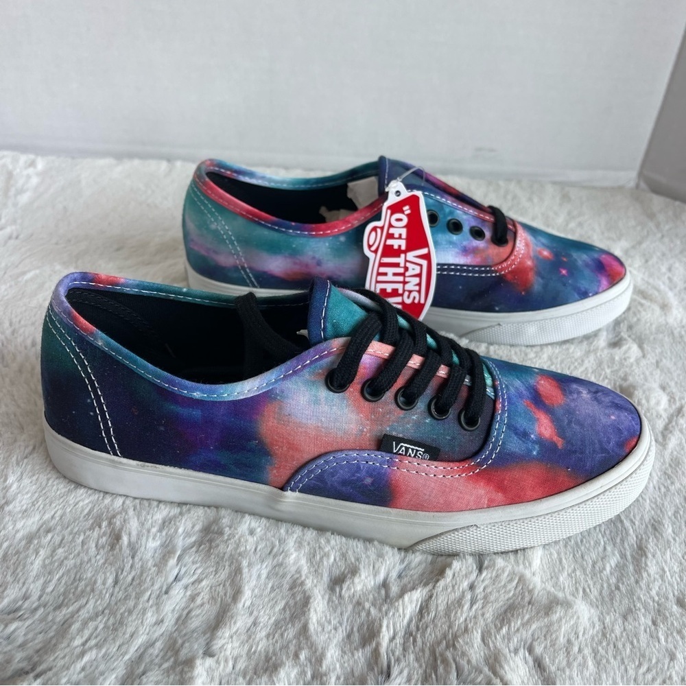 Vans Galaxy Authentic Lo Pro Women’s Size 6 Mens 4.5  New shoes with out box